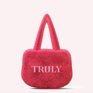 🌲⭐️ Truly Fuzzy pink purse New